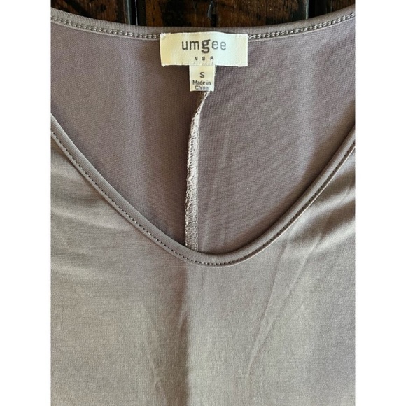 Umgee Taupe Colored Short Sleeve Cold Shoulder top - Picture 11 of 11